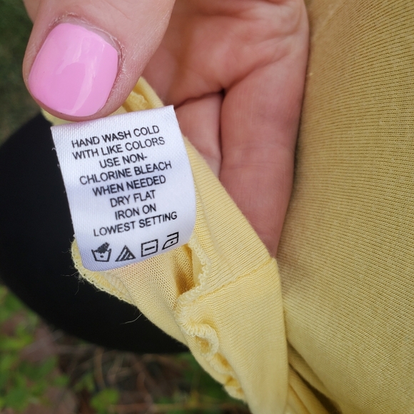 Pacsun Basics Lettuce Hem Crop Top Size Medium Pale Yellow EUC - Picture 5 of 14